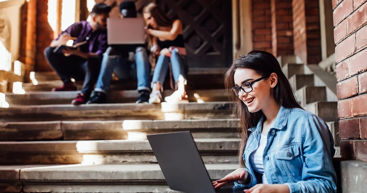 Jovens na Colômbia preferem ser influenciadores das redes sociais em vez de criar negócios e empregos, confirma estudo