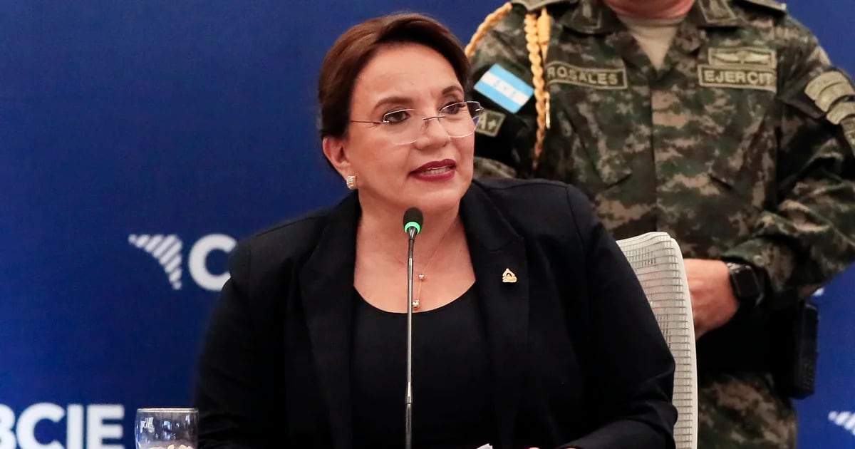 Escândalo do narcotráfico em Honduras: Xiomara Castro nomeou uma autoridade próxima de sua família como a nova Ministra da Defesa após a renúncia de seu sobrinho