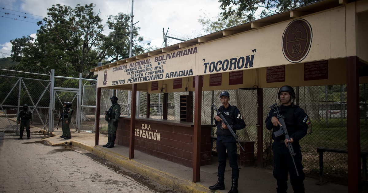 O regime chavista obriga os mais de 100 presos políticos de Apure a pagar para evitar serem transferidos para prisões perigosas